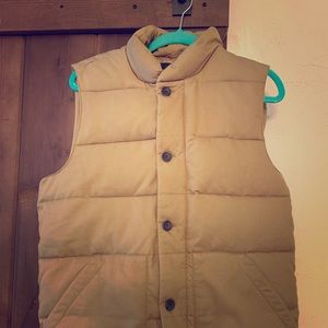 Men khaki puff vest